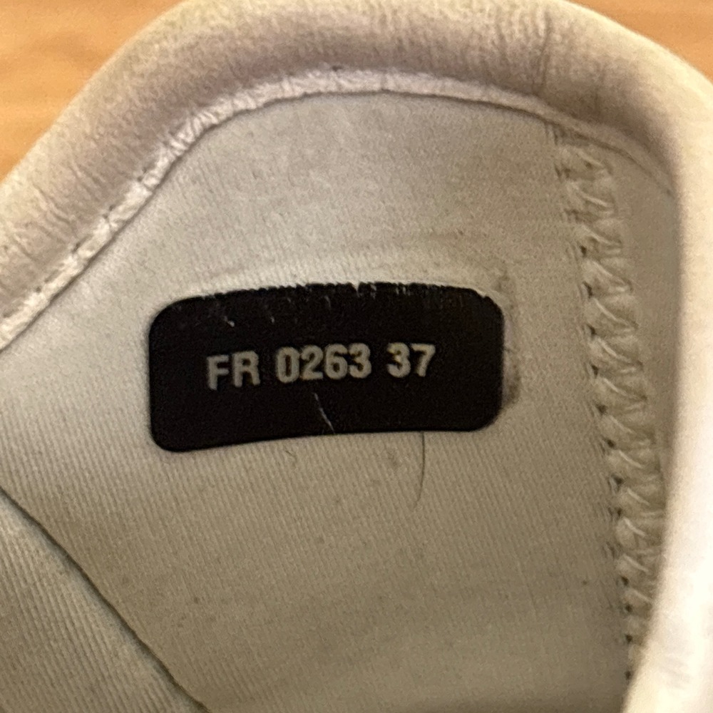 GIVENCHY Spectre Zip‎ Runner Sneaker Size 37 White Leather Designer Shoes - Picture 4 of 16